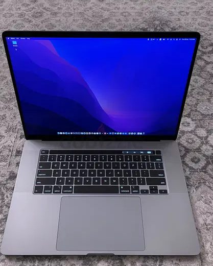 Apple MacBook Pro (16-inch 2019) 2.3 GHz i9 / 32GB RAM / 1TB