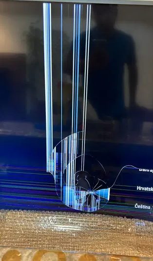 Cracked led TCL 55inch Tv