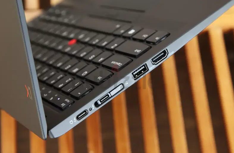 Lenovo X1 Carbon, i7 8th Gen, 1TB SSD, 16GB, 9M Warranty, Excellent Condition with Bag