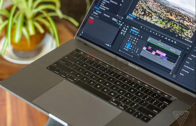 MacBook Pro 15 inch 2018 Model Touch Bar and touch