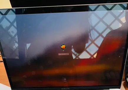 macbook pro 2017 cor i7 7gen ram 16 512 ssd warrenty