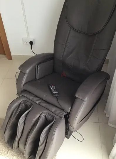 MINT CONDITION MASSAGE CHAIR