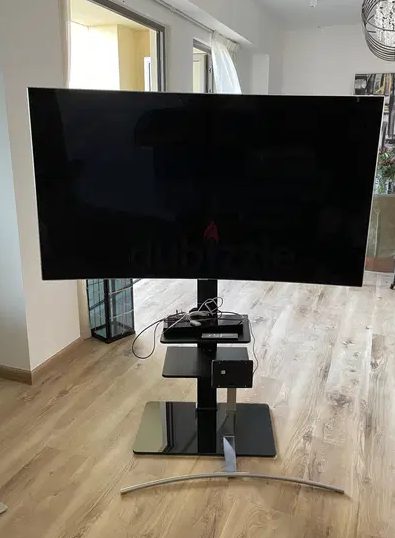 Samsung High end curved 65”
