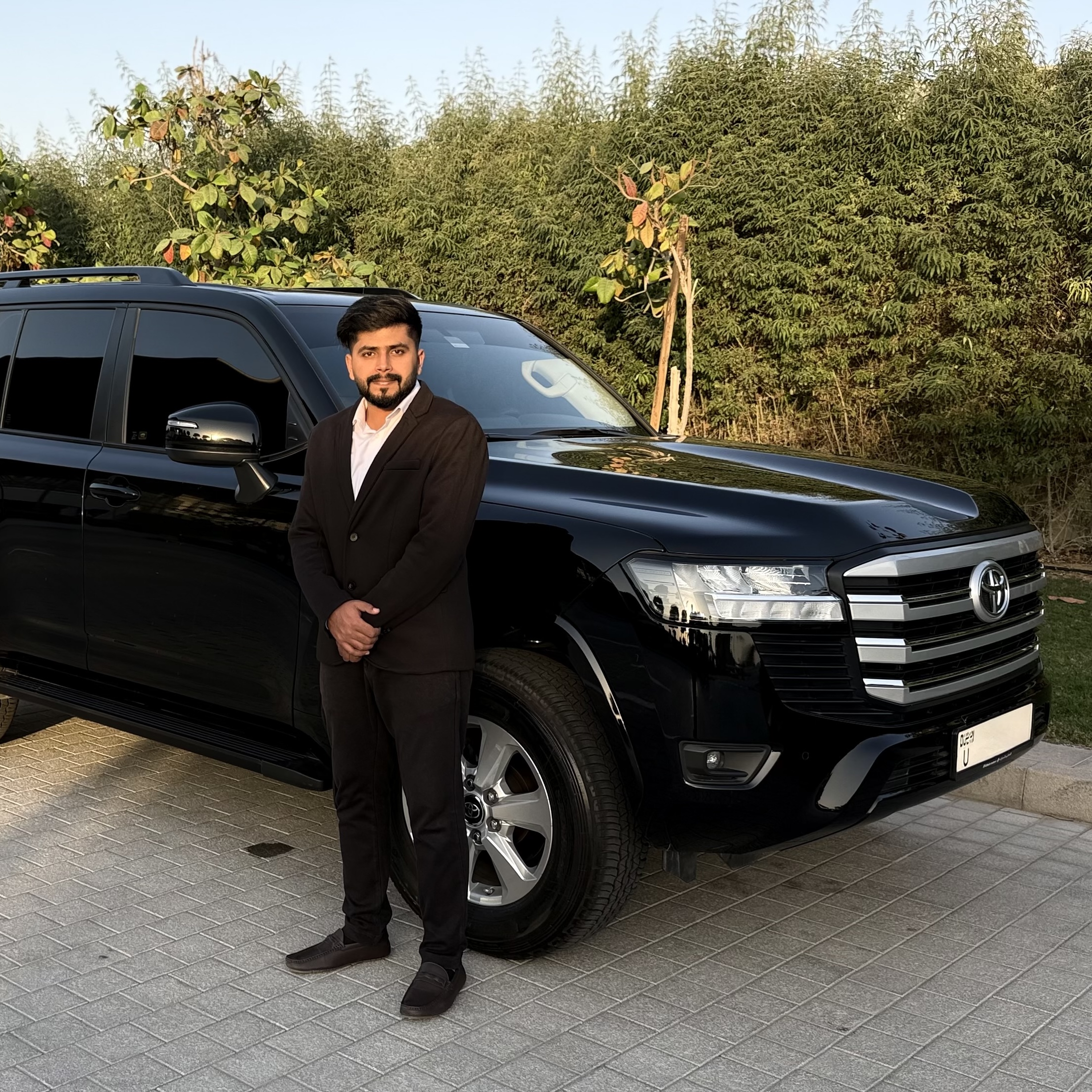 CalibRide: Premium Chauffeur Services for Stress-Free Airport Transfers and City Travel