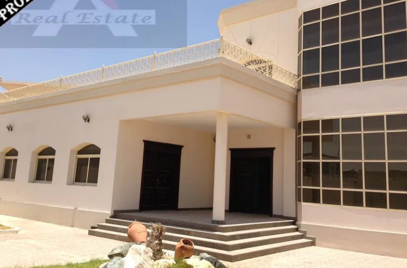 7 Rooms Villa TOLET (Details Below Mentioned )