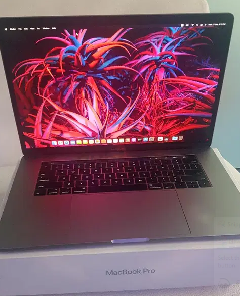 Apple Macbook Pro Core i7 TOUCH BAR 4GB Graphics 1TB STORAGE 16GB RAM YEAR 2018