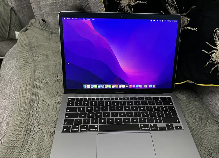 MacBook Air 13 512GB M1 Apple Care Plus till July 2024