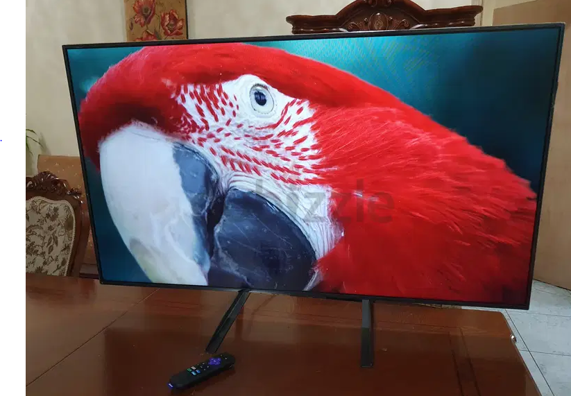 NEW TV Screen SAMSUNG 49inch With Roku Streaming