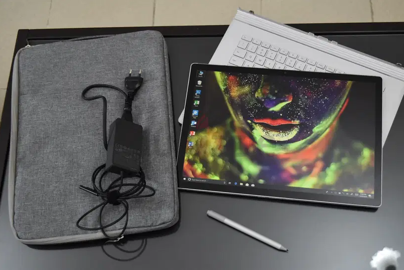 Surface Book 2 15 Inch – GTX 1060 6gb Graphics – 4k Touch Microsoft pro laptop 3