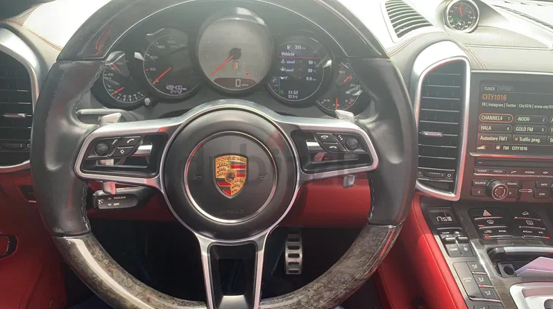 Cayenne S Warranty Till March 2022 Unlimited Kilometer Agency History 145,000aed