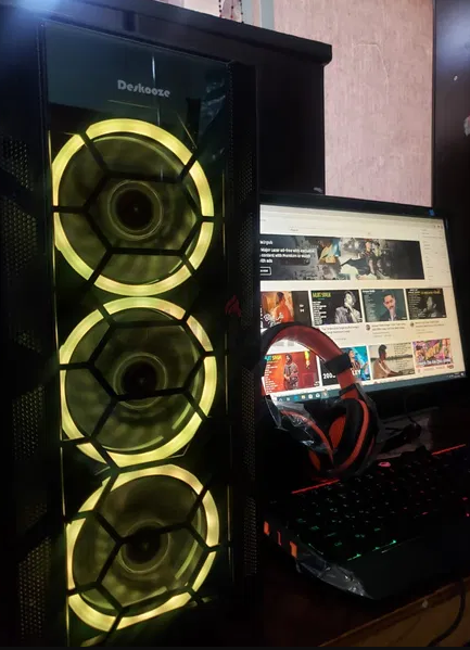 Gaming pc full set+Headset with mic