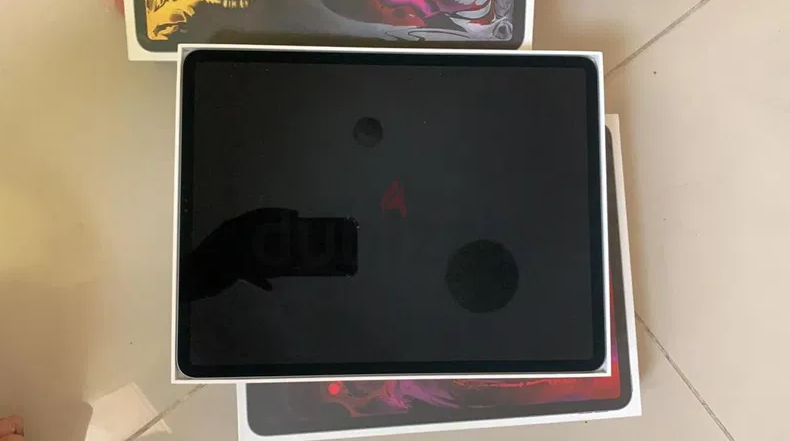 APPLE IPAD PRO 12.9 256GB WIFI 2018 WITH APPLE WARRANTY