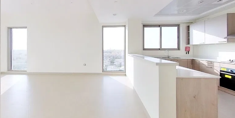 FREE MONTH/BRAND NEW/LUXURY 2 BHK /FAMILY BUILDING.