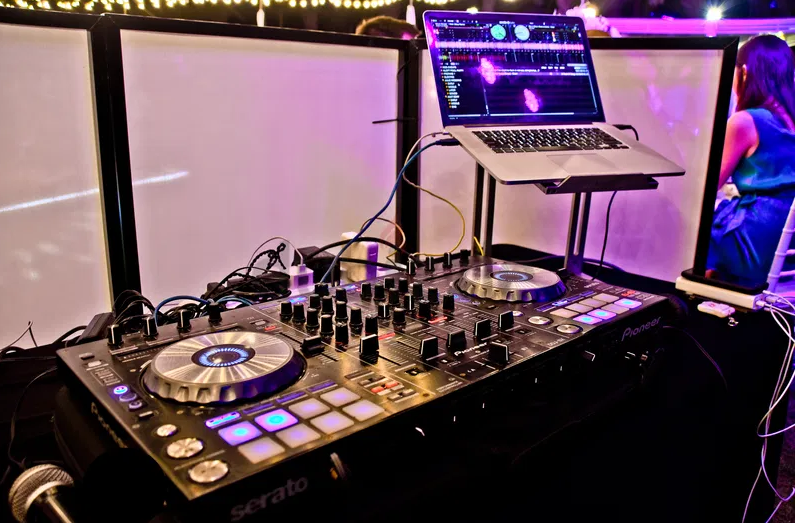 DJ, Speakers and Lights