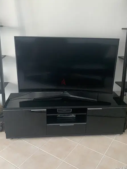 Smart Samsung TV Curve 7series – 55inches + TV stand