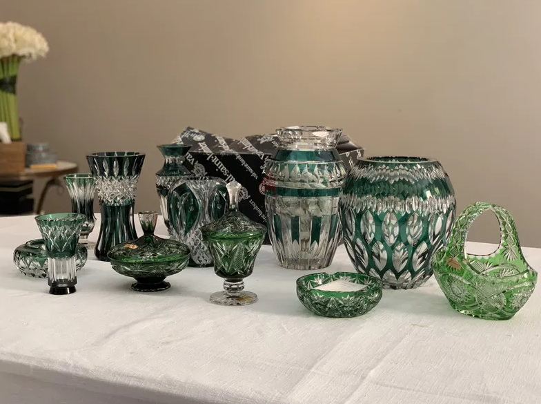Cristal Vases Val Saint Lambert FrenchHouse 14 pièces 21000 aed full set ..can be sale individually