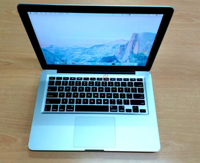 Macbook Pro core i5 Mid 2012