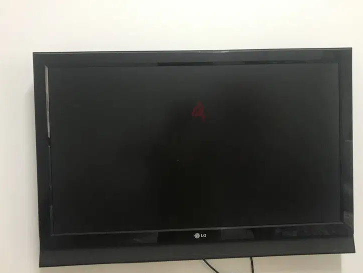 40 INCHES LG TV