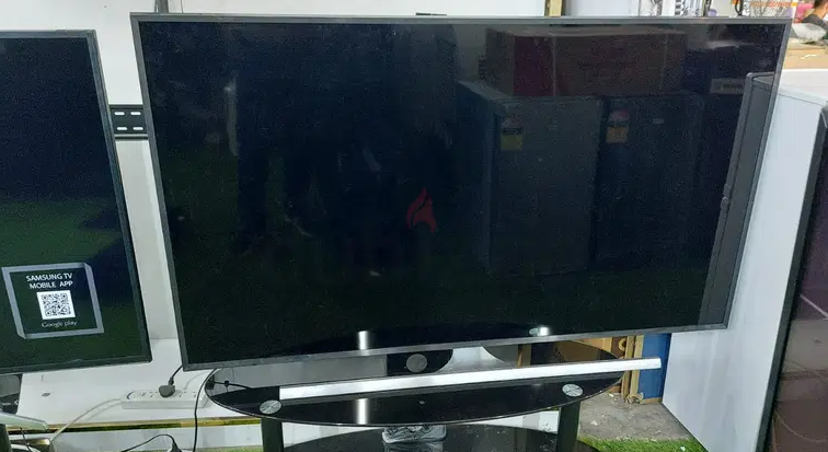 Samsung 65 inch Smart TV, New Display Unit, not used