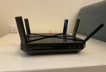 2 routers Tp-link Linksys each 350 dhs