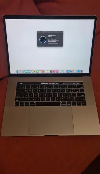 Macbook pro 15 inch Touch bar 2017 Model Quad Core i7