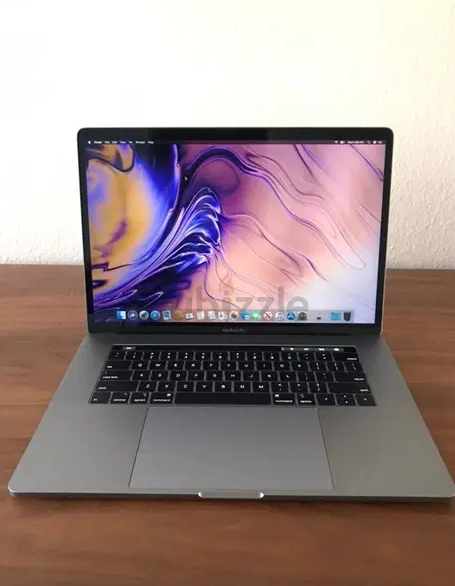 Apple Macbook Pro Touchbar 2017 Core i7 16GB RAM ( 2TB SSD ) Dual Graphic