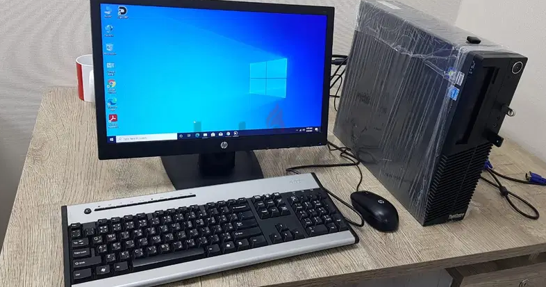 Dell/hp Desktop computer i5 8gb ram WiFi