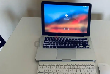 MACBOOK Pro Late 2011 with Magic Wireless Keyboard and mouse